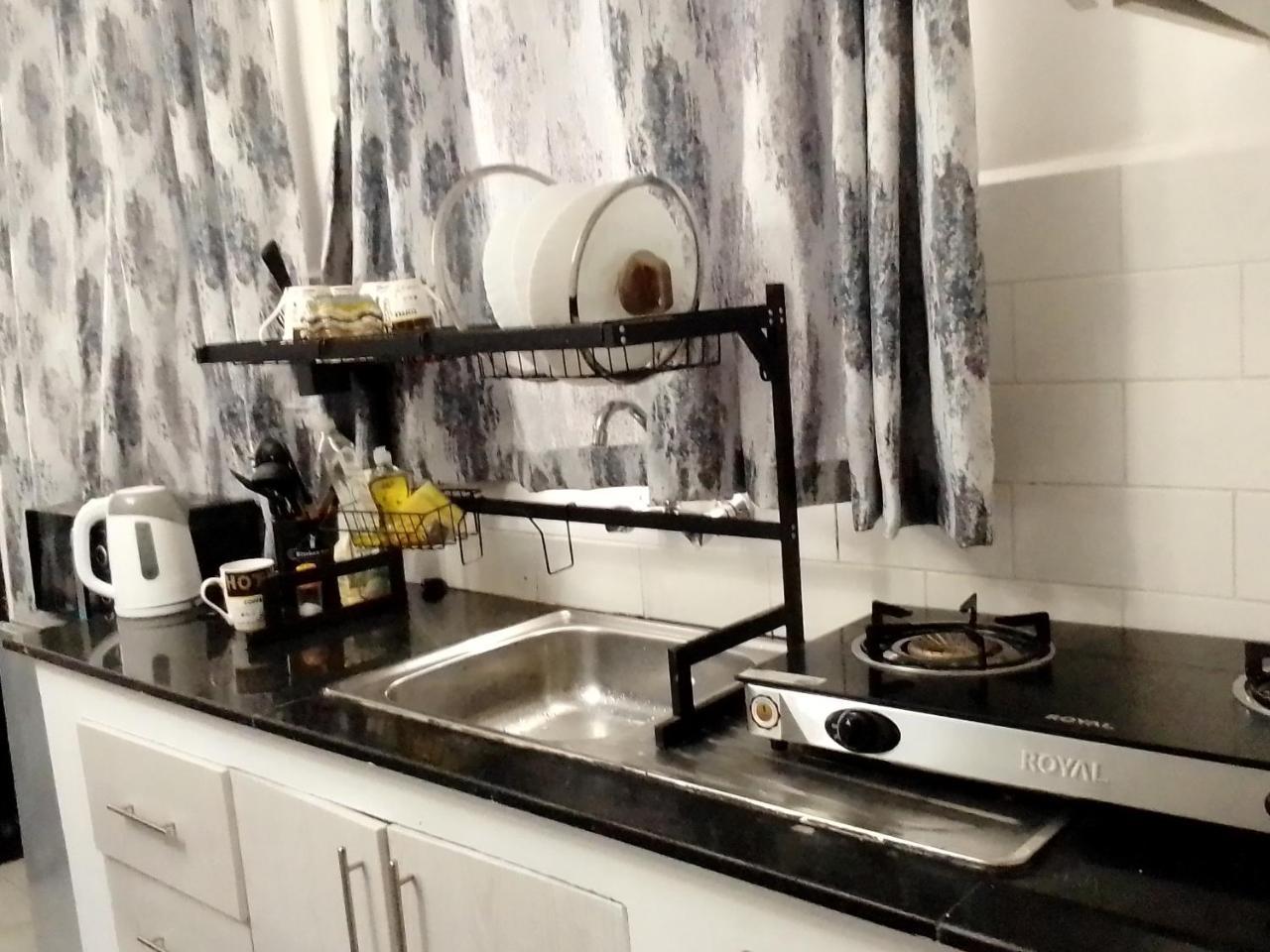 1 Bed Flat Sleeps 2 Parking Wifi
