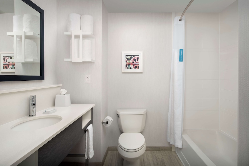 Hampton Inn Duncan - photo 23