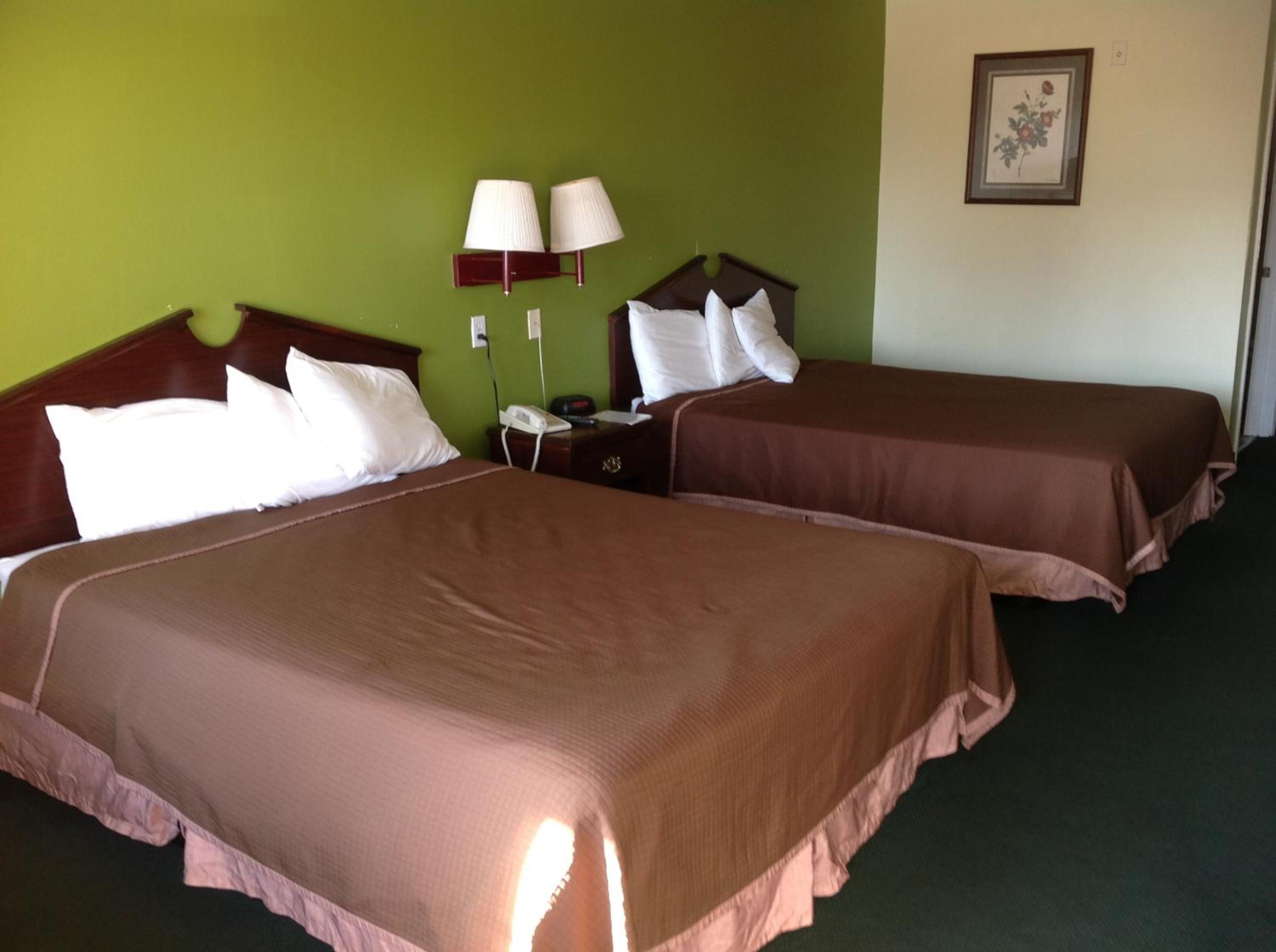 Howard Johnson by Wyndham Grand Prairie Near Lone Star Park - photo 15