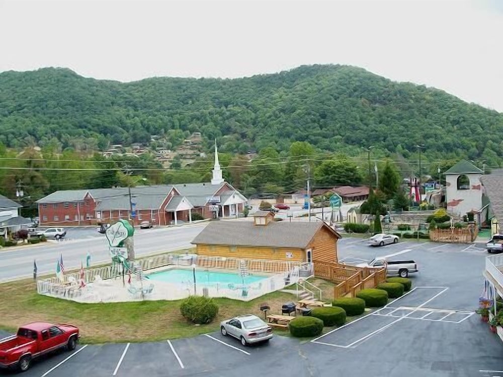 Castlewood Inn - photo 49