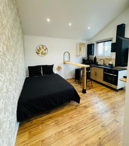 Cocon Bourguignon - carbon neutral hotel in La Motte-Saint-Jean