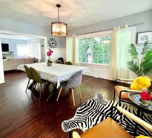 Hollywood house with parking walk to attractions — 4-Star Luxury Hotel in Los Angeles, United States