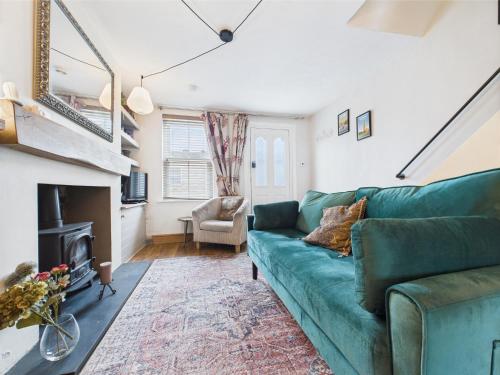 2 Bed Cheltenham Town Centre Kings Row Free Permit Parking in Cheltenham, United Kingdom