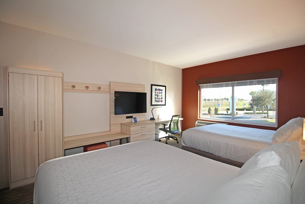 Holiday Inn Express & Suites Ocala by IHG - photo 11