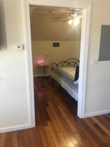 Lovely one bedroom with free parking — 4-Star Luxury Hotel in Schenectady, United States