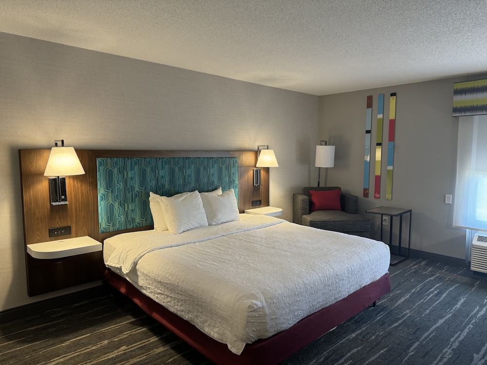 Hampton Inn Lincoln South Heritage Park - photo 12