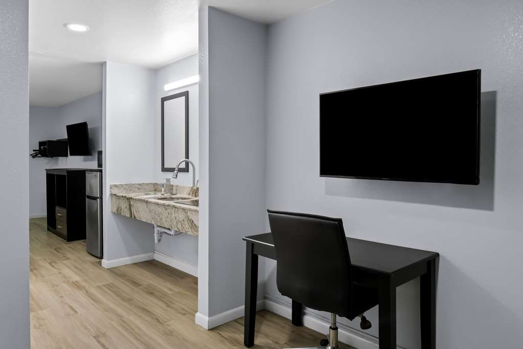 Americas Best Value Inn Gonzales - photo 19