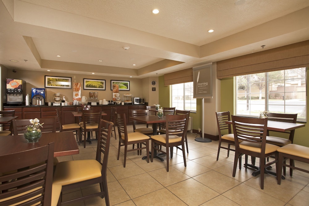 Garner Hotel Albuquerque Airport by IHG - photo 38