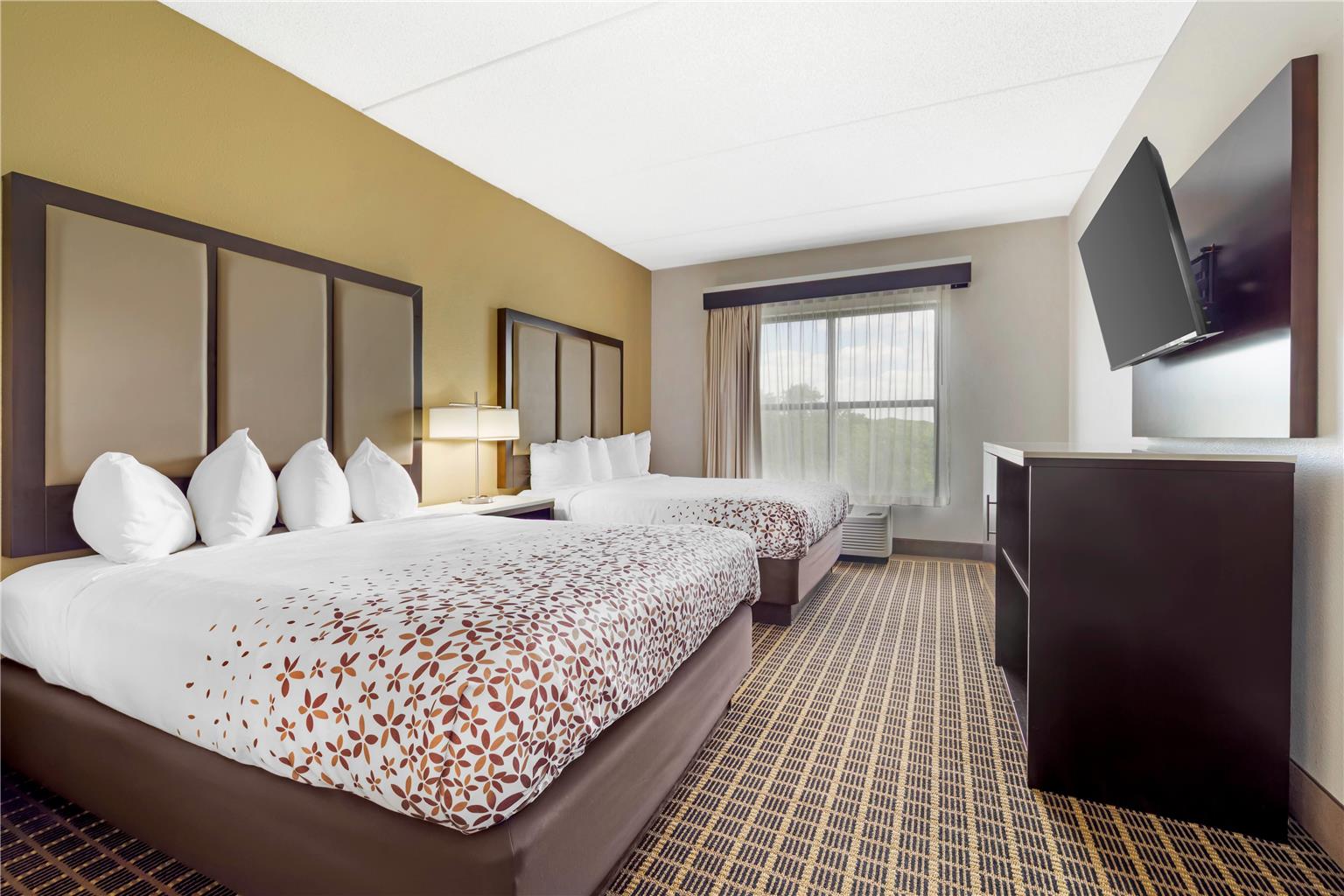 Wingate by Wyndham North East - photo 13