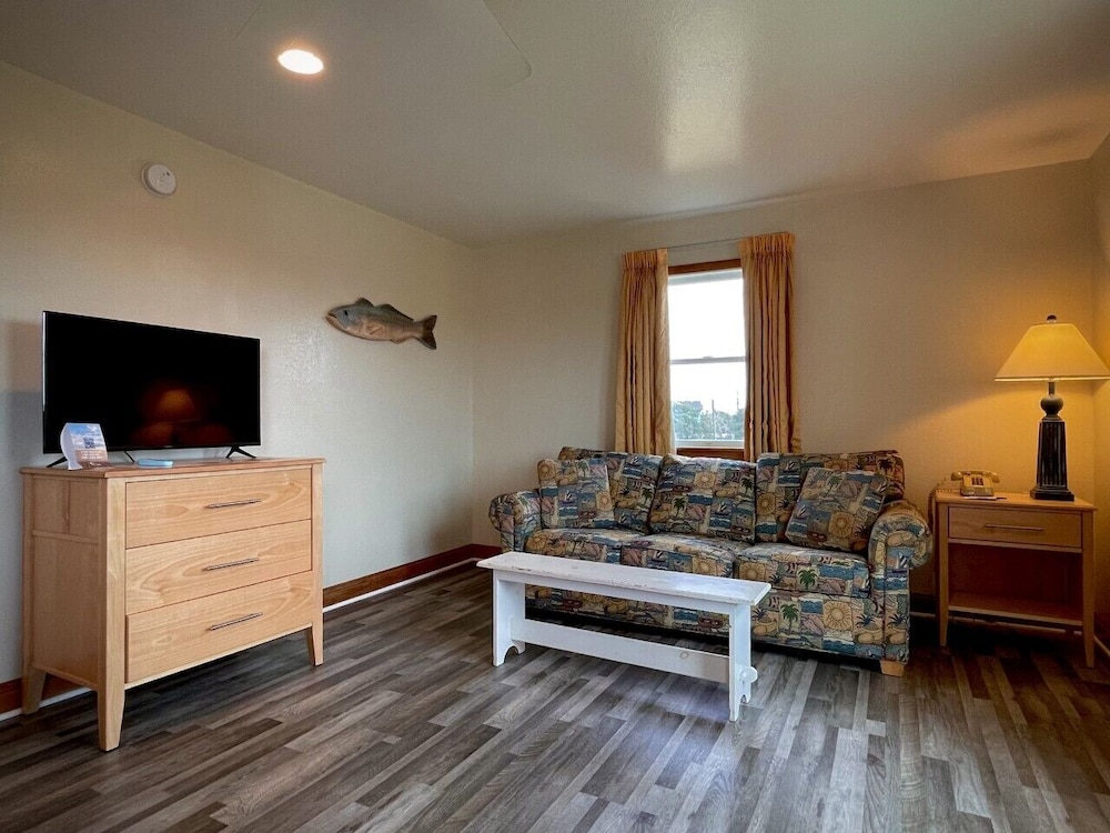 Pony Island Inn - photo 29