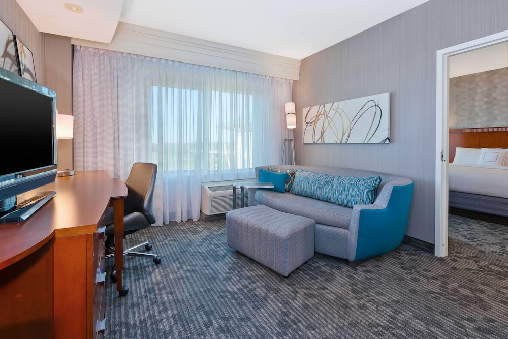 Courtyard by Marriott Omaha La Vista - photo 18