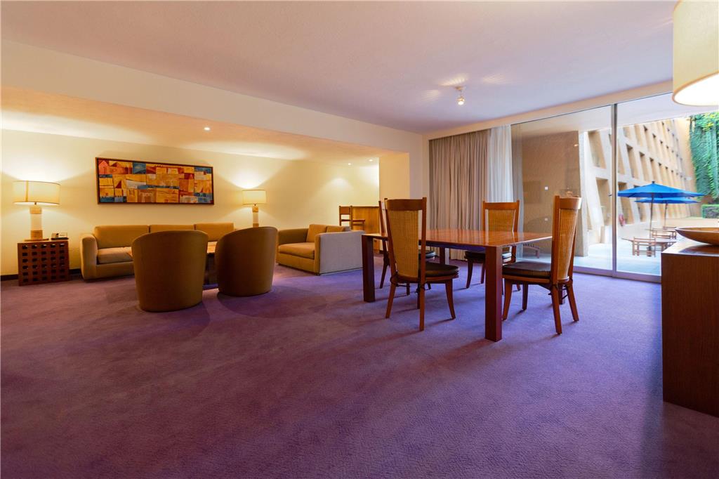 Master Suite common area