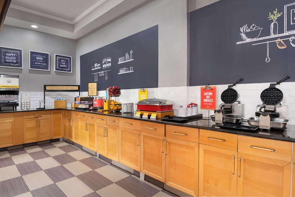 Hampton Inn & Suites Stamford - photo 33