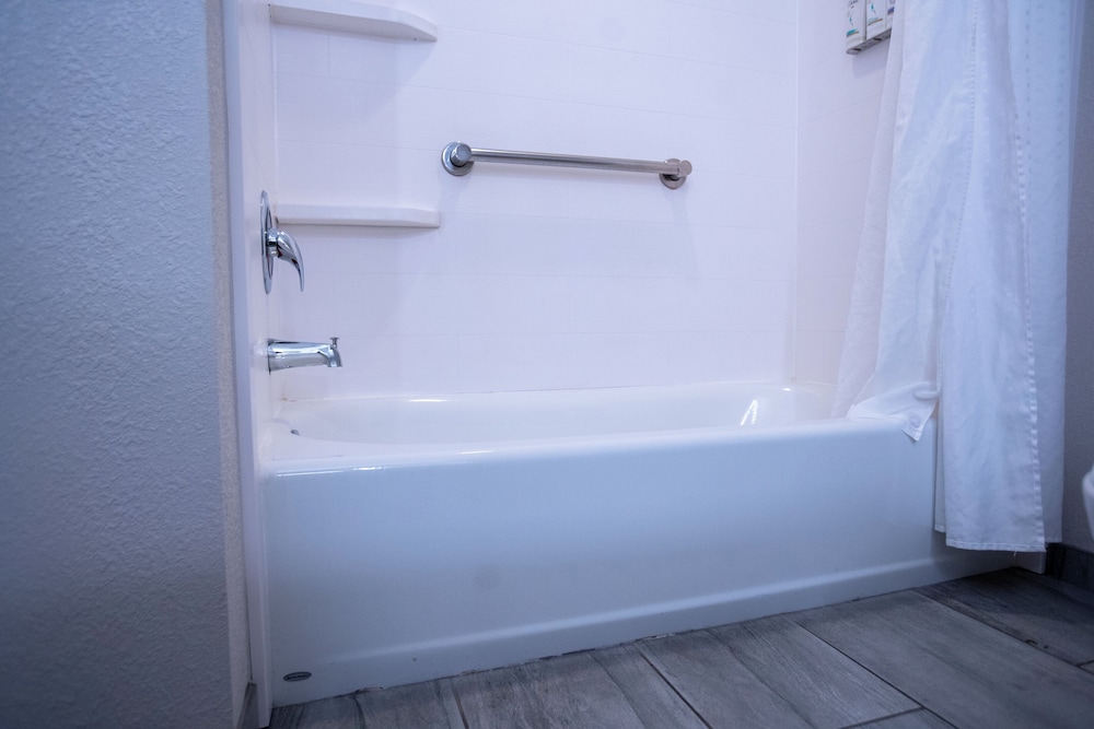 Holiday Inn Express Pembroke by IHG - photo 29