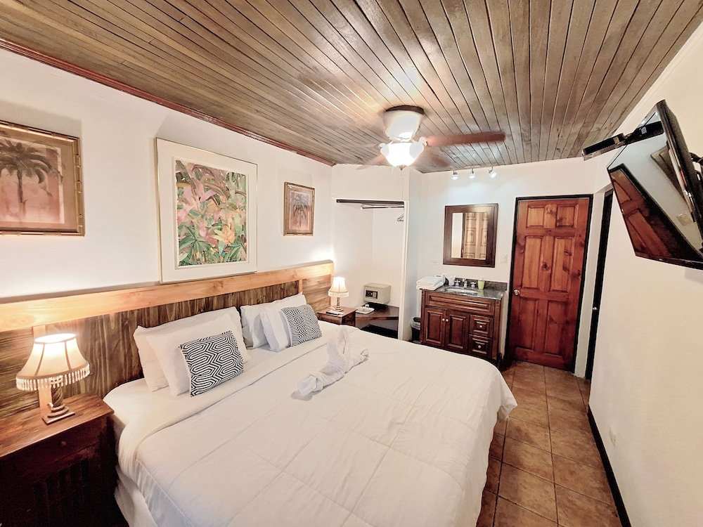 Colours Oasis Resort