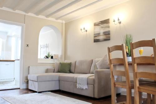 Cosy Cottage in Mersea Walking distance to beach and town — 4-Star Luxury Hotel in West Mersea, United Kingdom