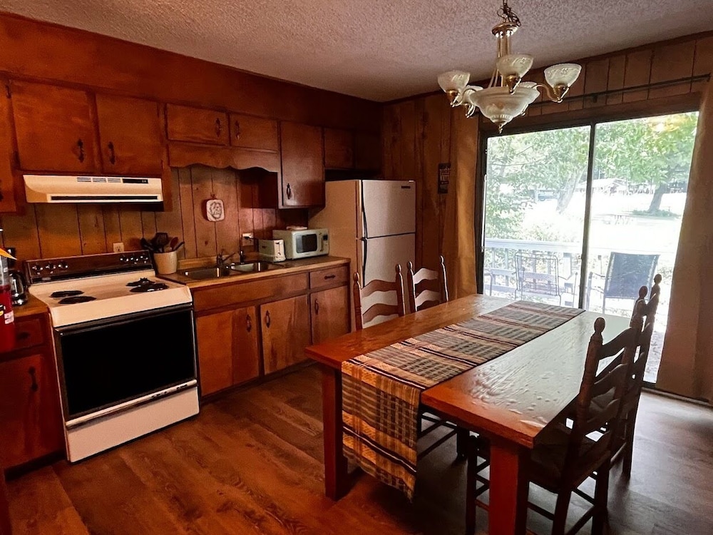 Meadowlark Motel with Restaurant & Bar - photo 31
