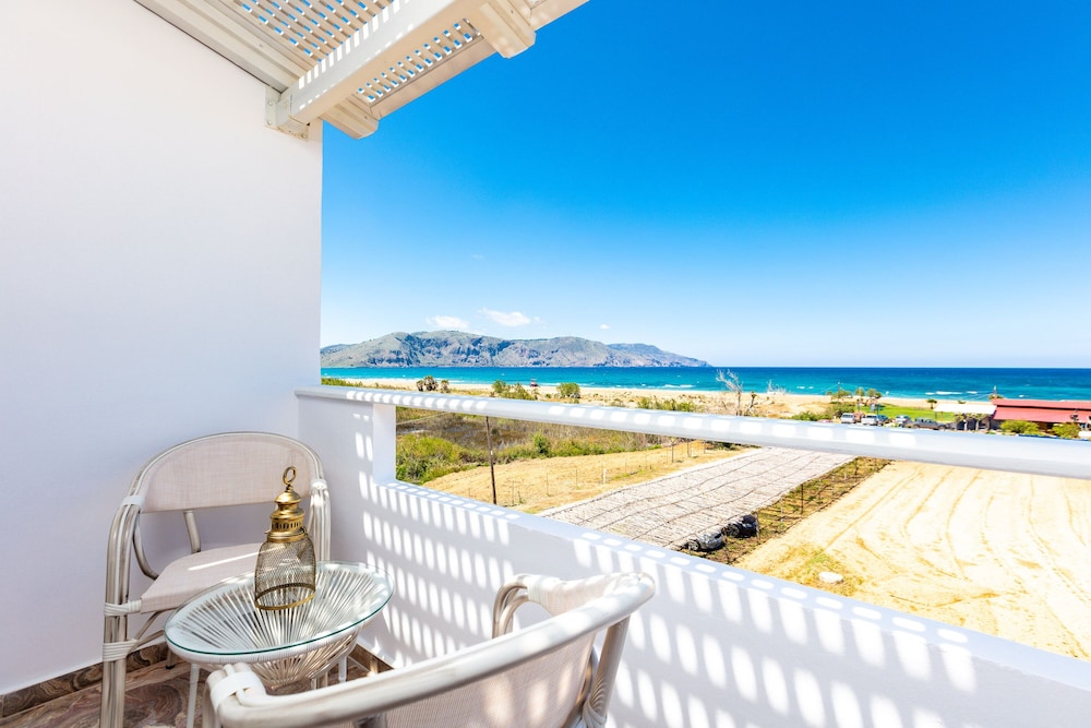 Pinelopi Beach Suites — 4-Star Luxury Hotel in Georgioupolis, Greece