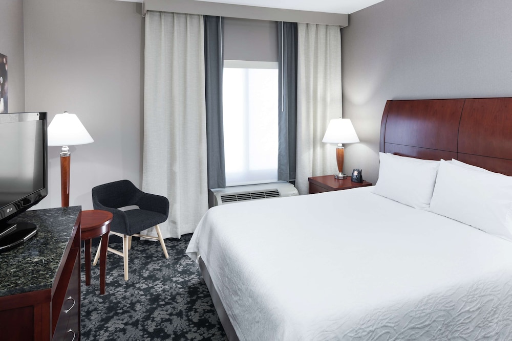 Hilton Garden Inn Lake Forest Mettawa - photo 19