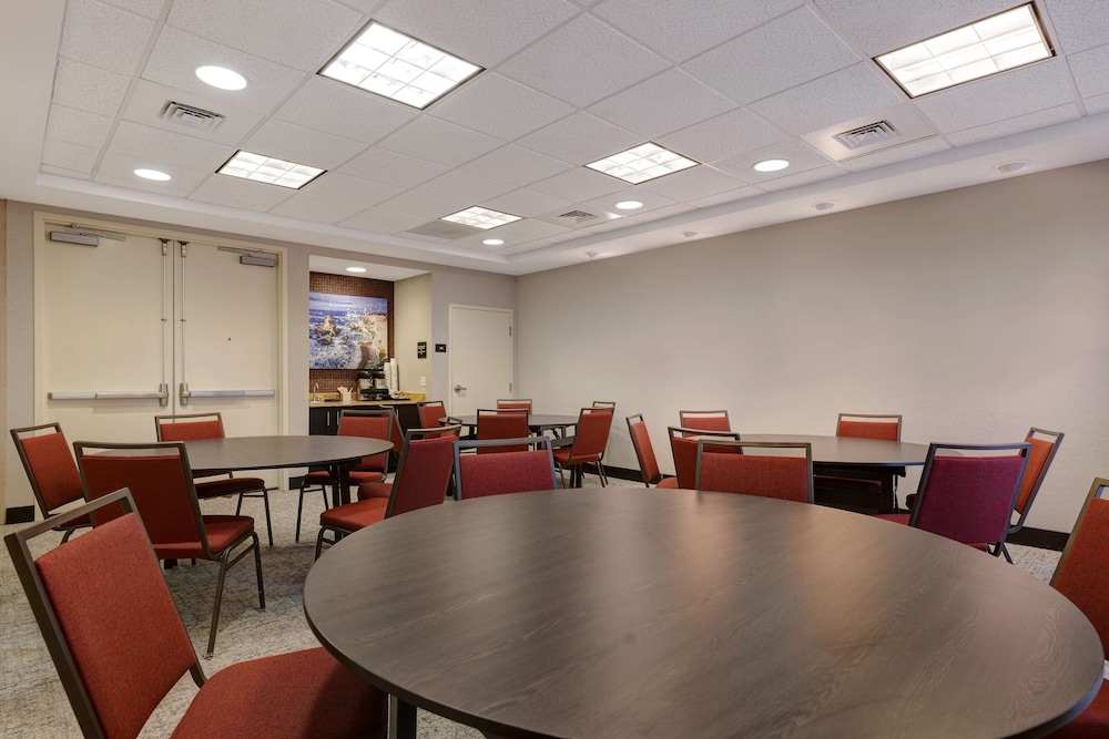 Hampton Inn & Suites San Luis Obispo - photo 49