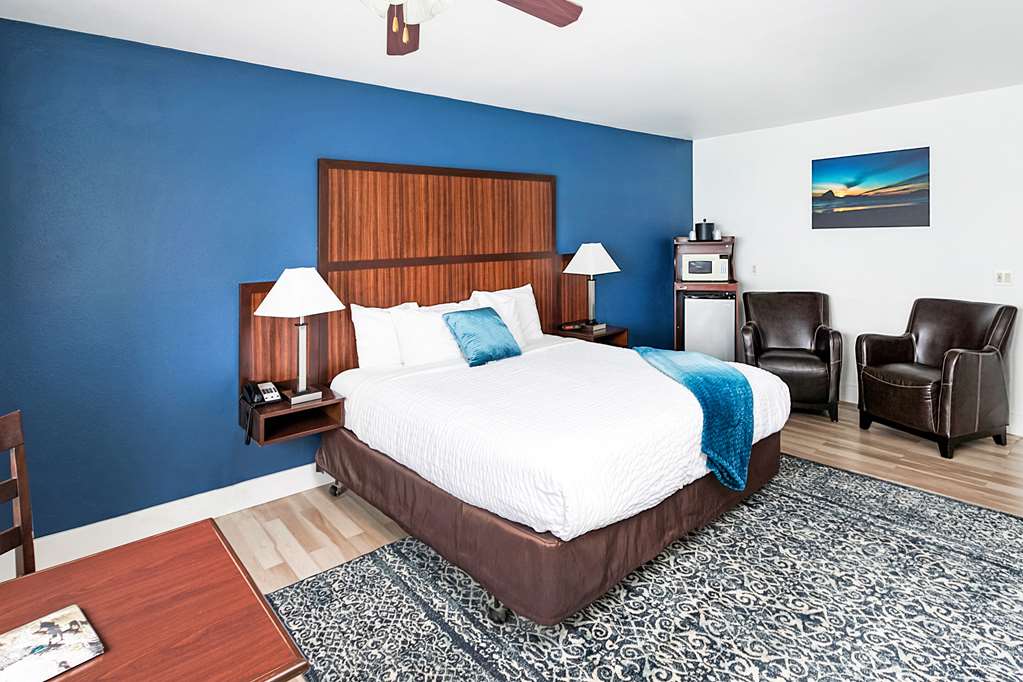 Clarion Inn Surfrider Resort - photo 16