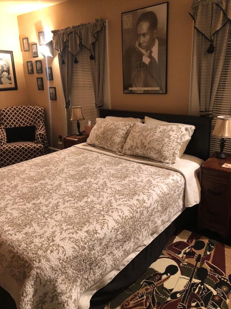 Princess Anne Book Lovers Inn - photo 3