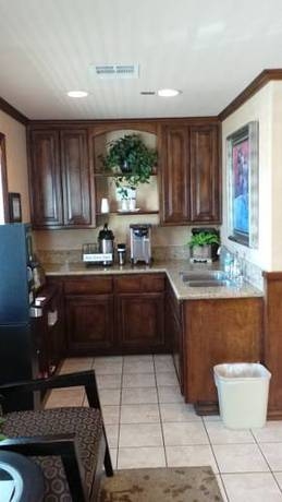Emerald Suites at Cameron - photo 4