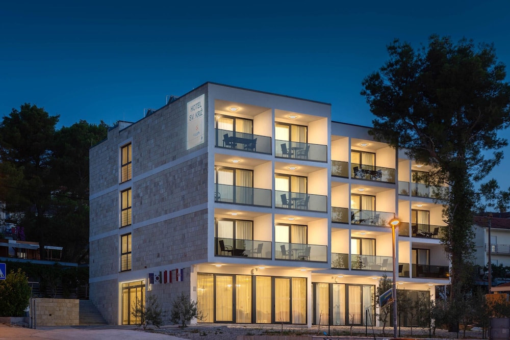 Villa Sv Kriz — 4-Star Luxury Hotel in Trogir, Croatia