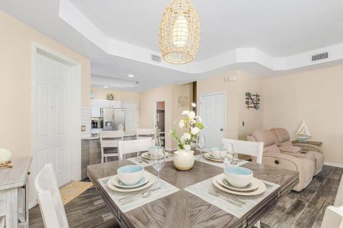 Catena Love relax beach wine dine. Repeat in Fort Myers, United States