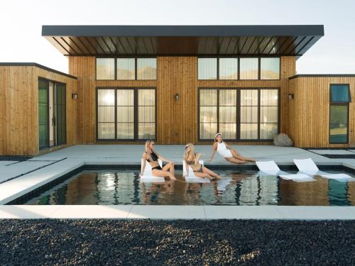 The Lunawood Lux Home Pool and Spa — 4-Star Luxury Hotel in Joshua Tree, United States