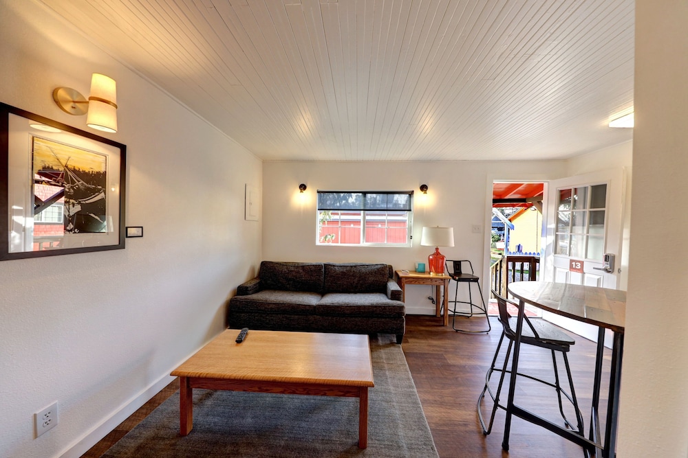 Seaview Motel & Cottages - photo 31