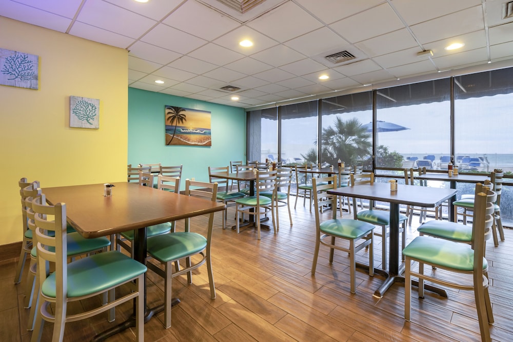 Tropical Winds Oceanfront Hotel - photo 84