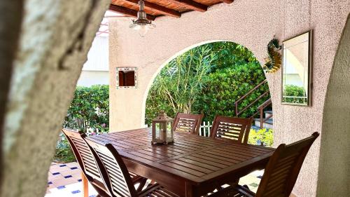 Marcelli delizioso trilocale con giardino M409 — 4-Star Luxury Hotel in Marcelli, Italy