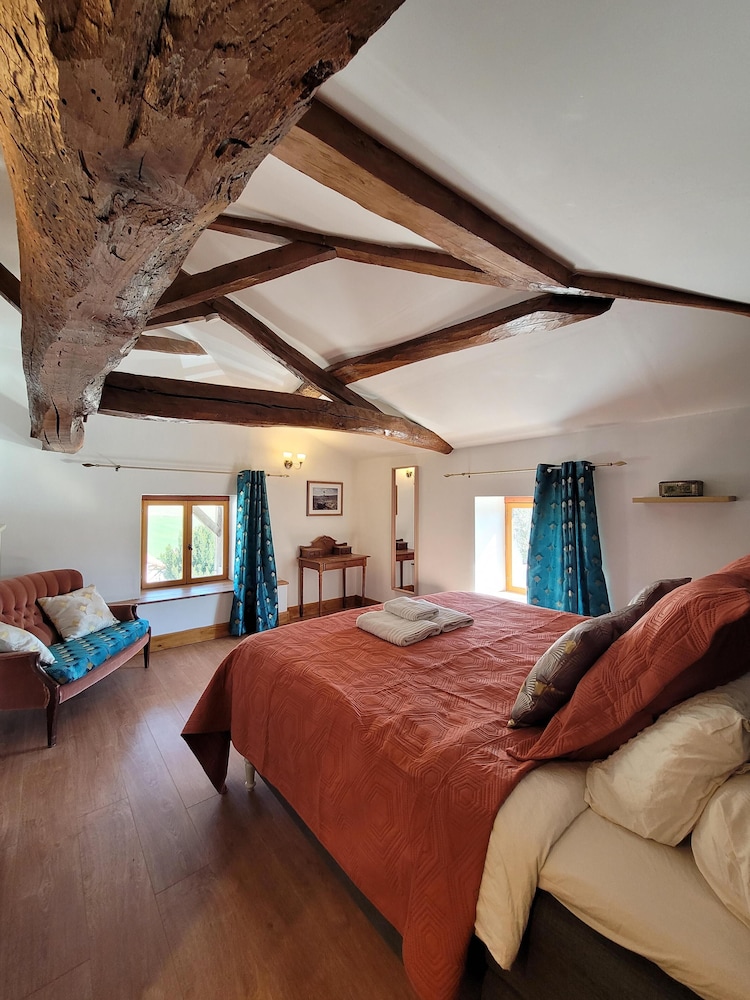 Les Portails Bleus — hotel in Aze