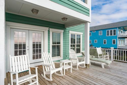 Emerald Breeze by Oak Island Accommodations - photo 22