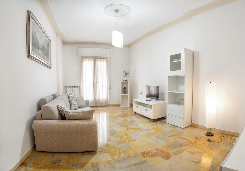 Appartamento Mare e Pedali — 4-Star Luxury Hotel in Imperia, Italy