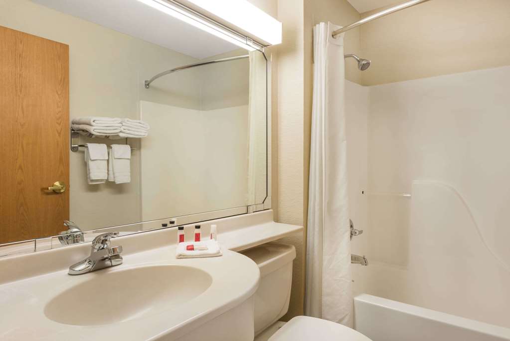 Microtel Inn & Suites by Wyndham Sainte Genevieve - photo 6