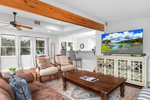 Pine Street House Close to Main — 4-Star Luxury Hotel in Fredericksburg, United States