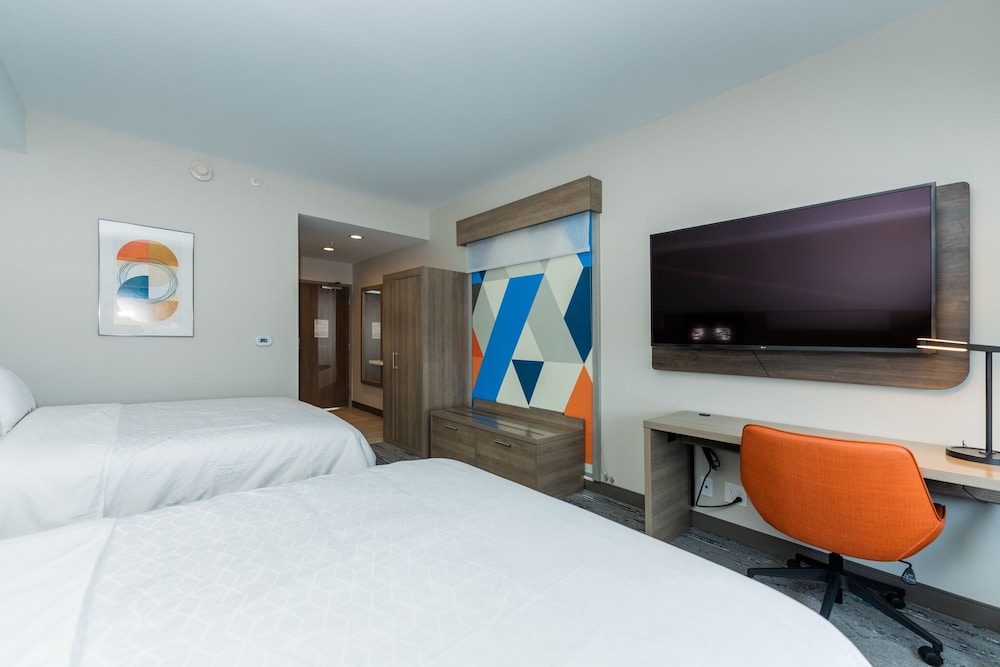 Holiday Inn Express & Suites Charlottesville by IHG - photo 46