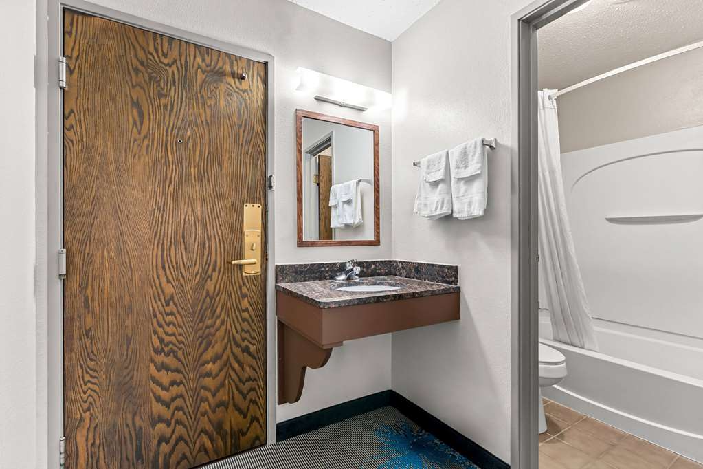 Days Inn by Wyndham Sioux Falls Empire - photo 18