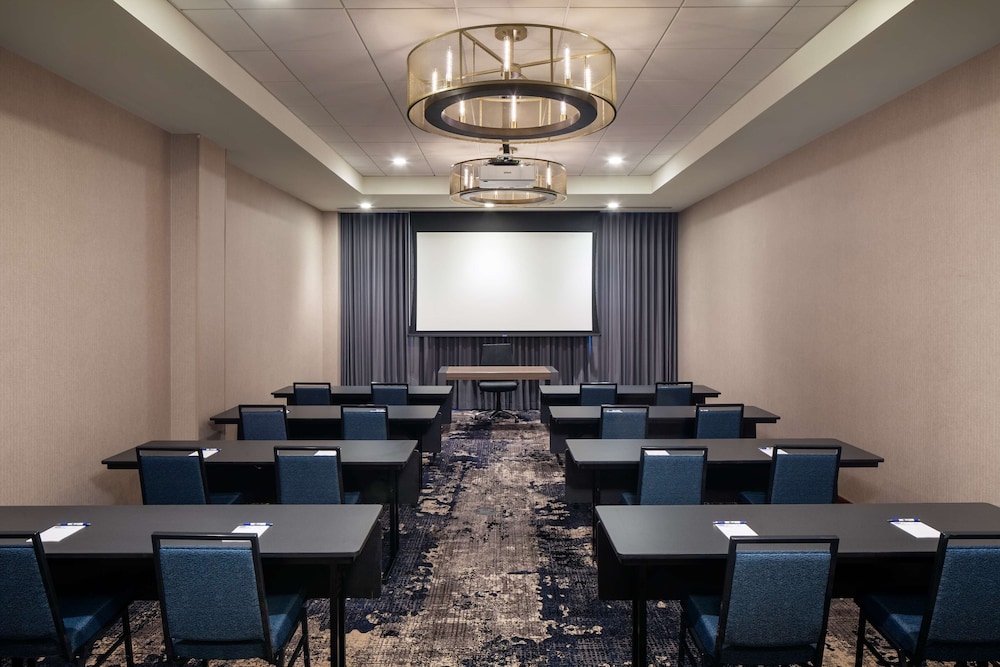 Homewood Suites by Hilton Boston Seaport District - photo 42