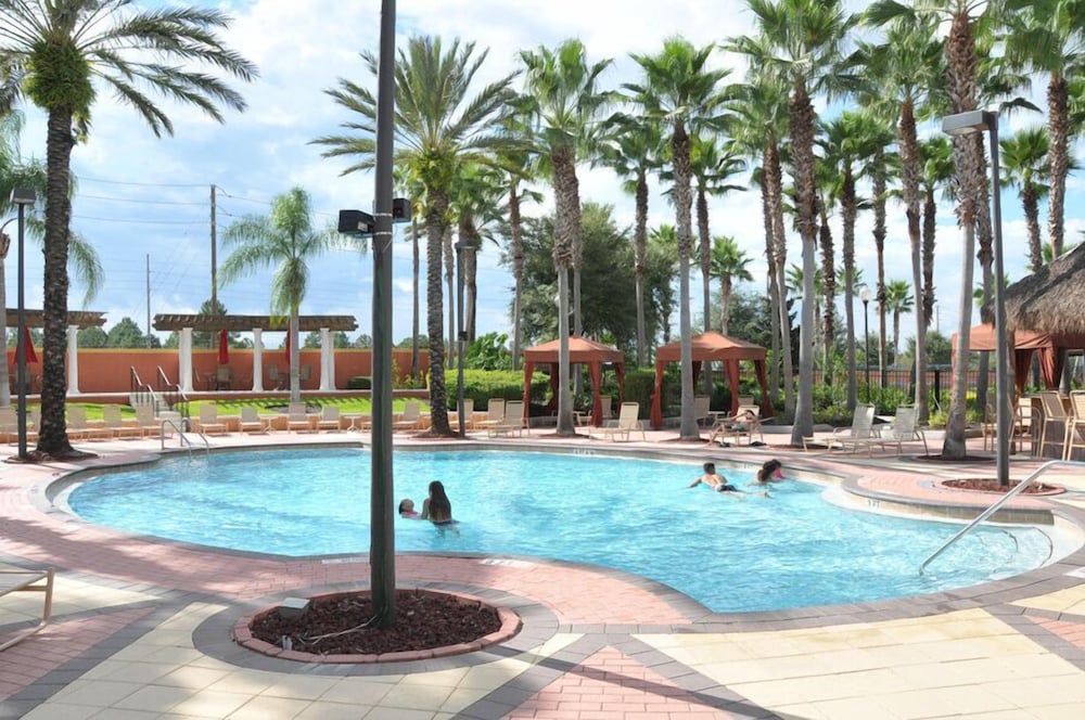 Solana #1 7 Bed Villa w Private Pool — 4-Star Luxury Hotel in Davenport, United States