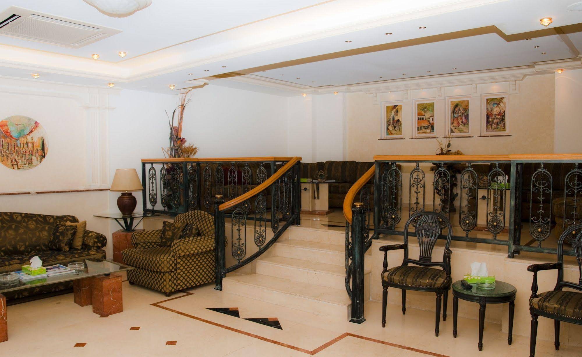 White House Suites