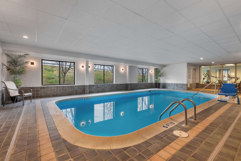 Spark by Hilton Winchester - photo 21