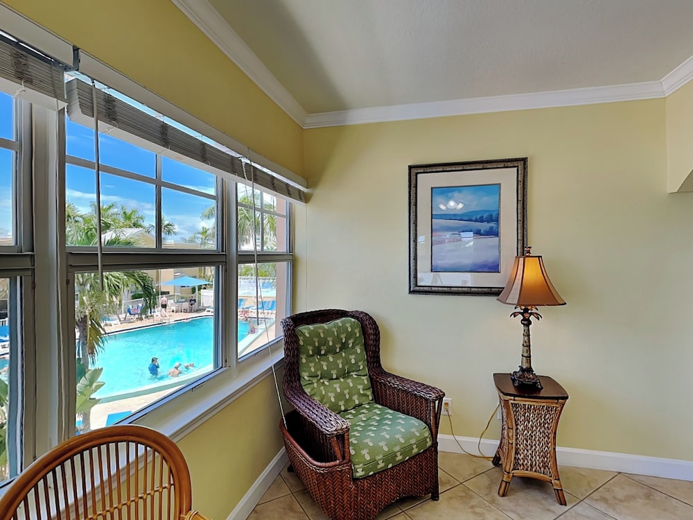 Barefoot Beach Resort B 201 by Distinctive Beach Rentals - photo 2