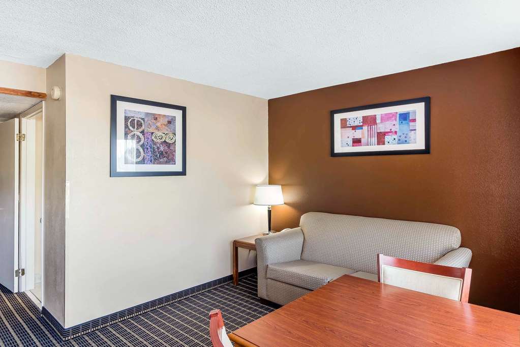 Quality Inn & Suites Sevierville Pigeon Forge - photo 11