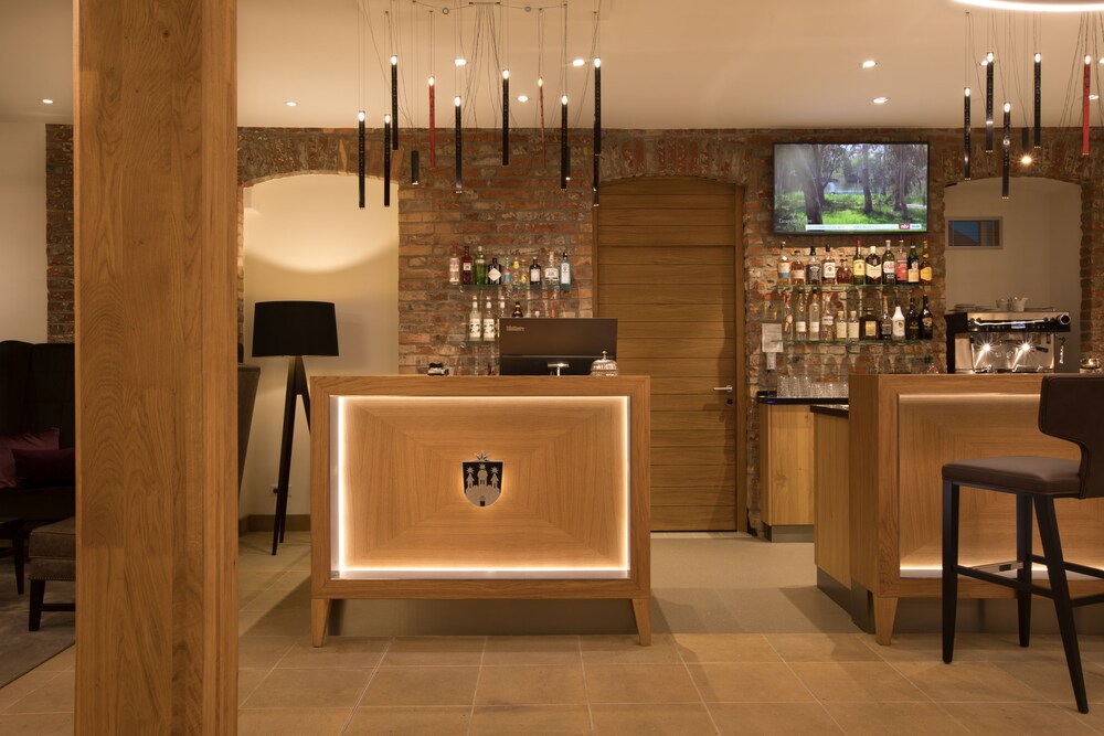 Hotel Bar