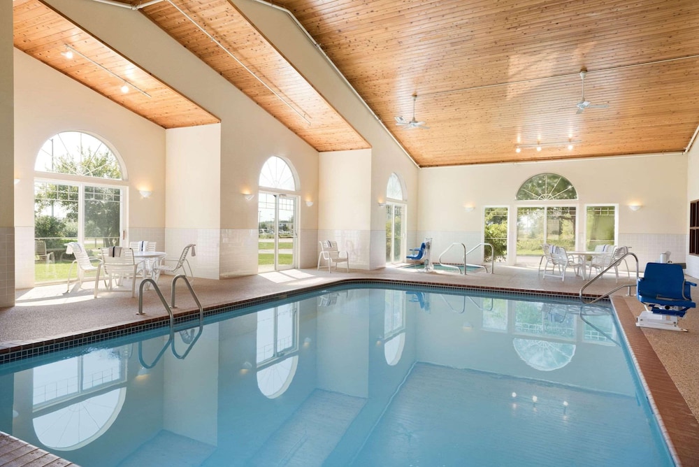 Country Inn & Suites by Radisson Mason City IA - photo 11