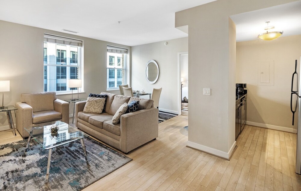Global Luxury Suites at The White House - photo 22