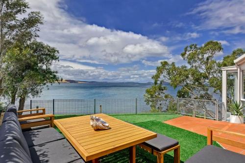 Sandy Bay Beachfront Oasis Direct Beach Access — Sandy Bay